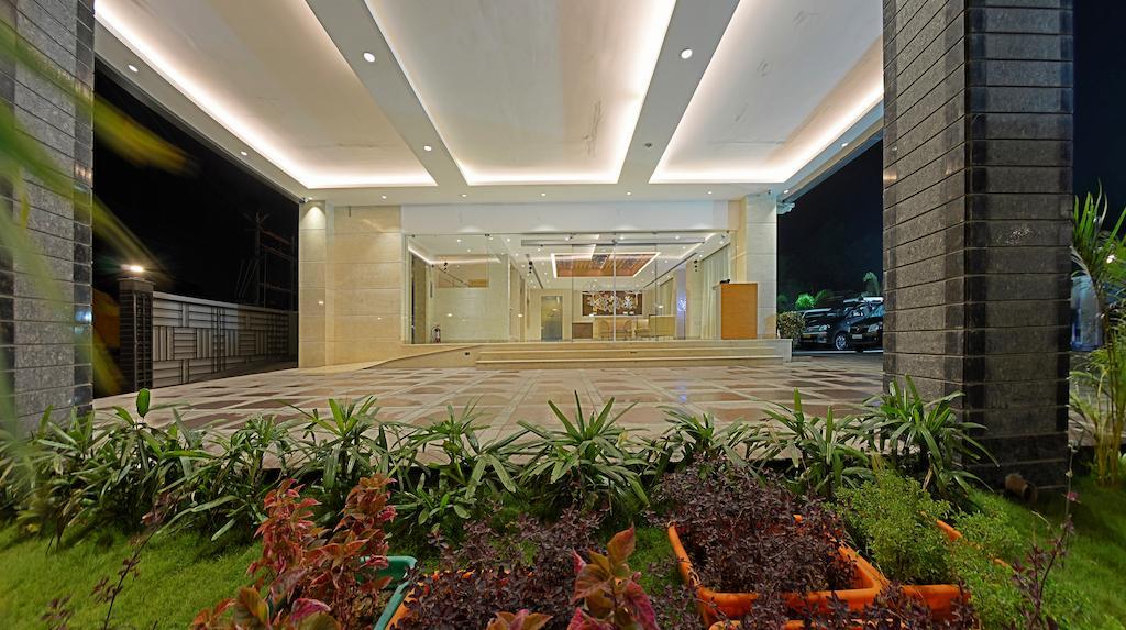 Poppys Anukula Residency Vellore Exterior foto